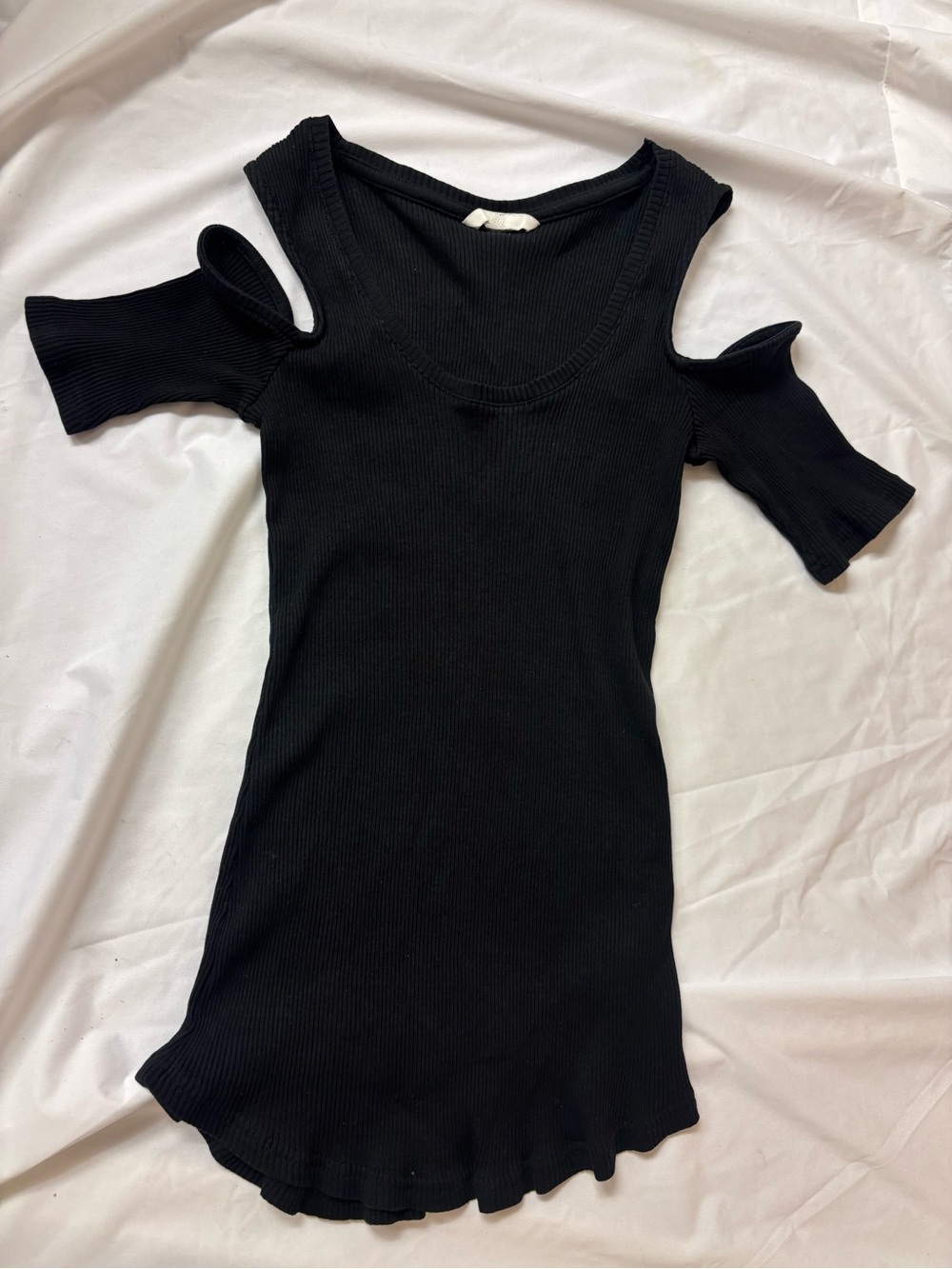 H&M Black Ribbed Off-Shoulder Crewneck Top Shirt | Medium